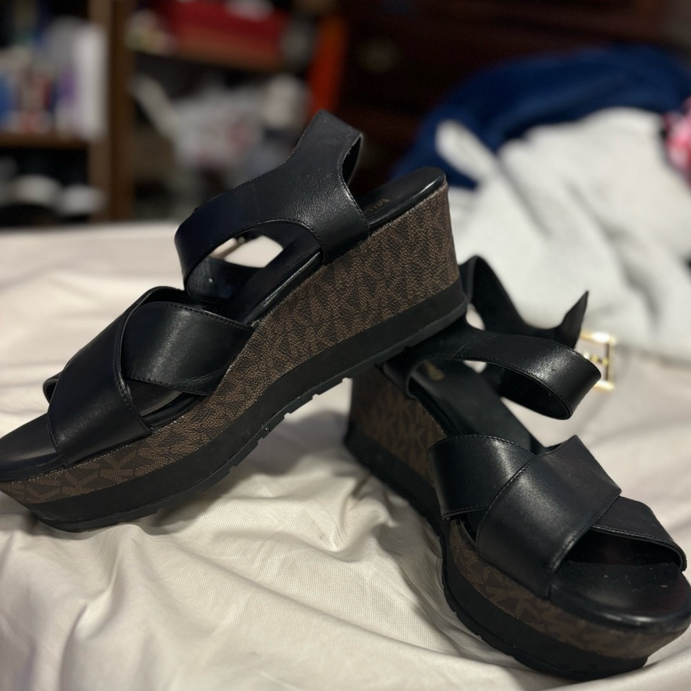 Michael korrs wedges